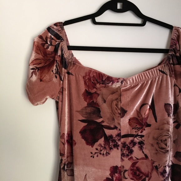 NWT Velour Blush Floral Off-Shoulder Dress - Picture 4 of 5